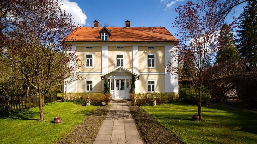 Royal Apartmany Dobris Buitenkant foto