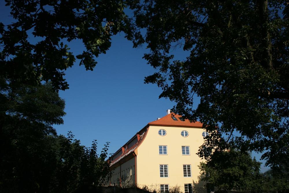 Royal Apartmany Dobris Buitenkant foto