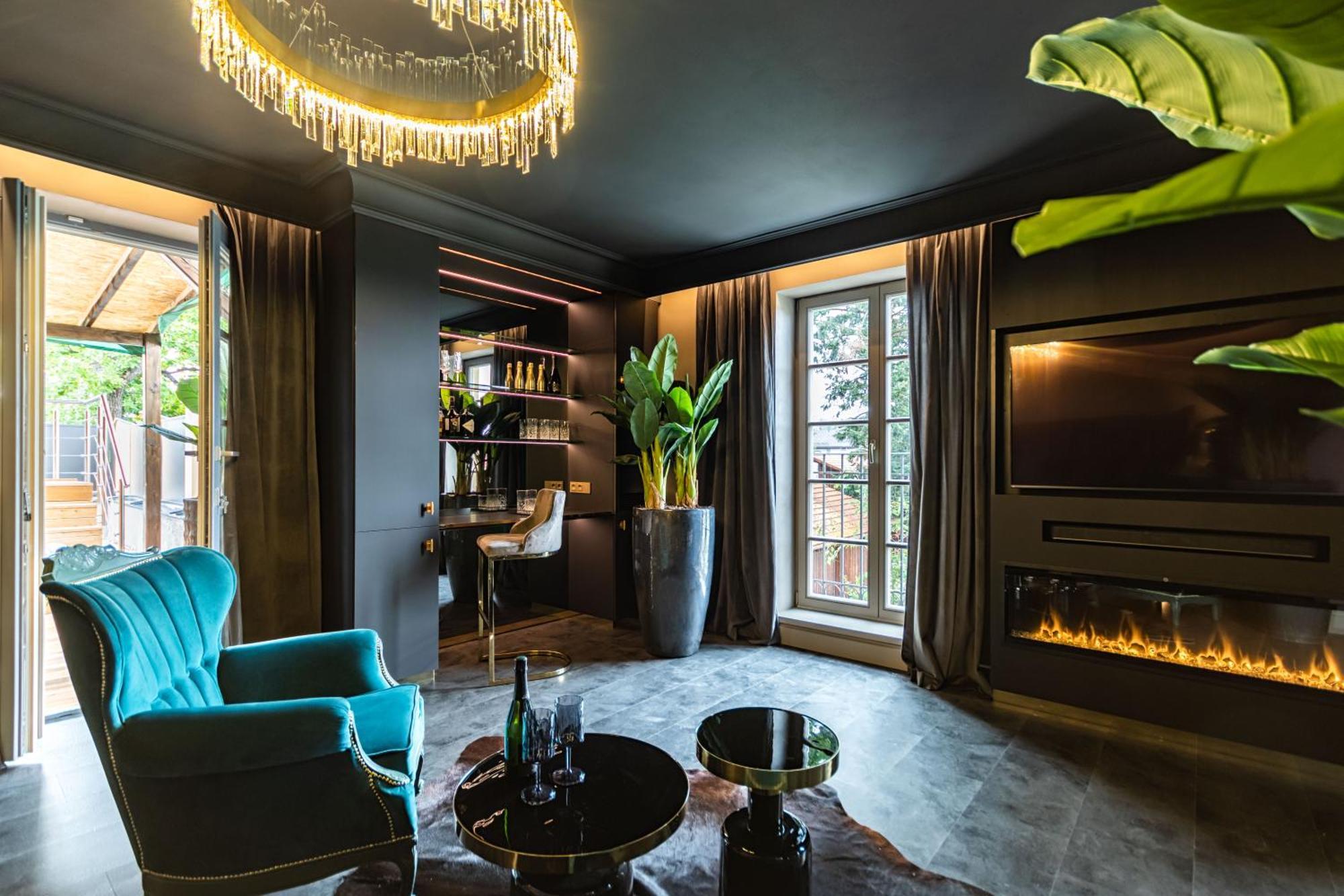 Royal Apartmany Dobris Buitenkant foto